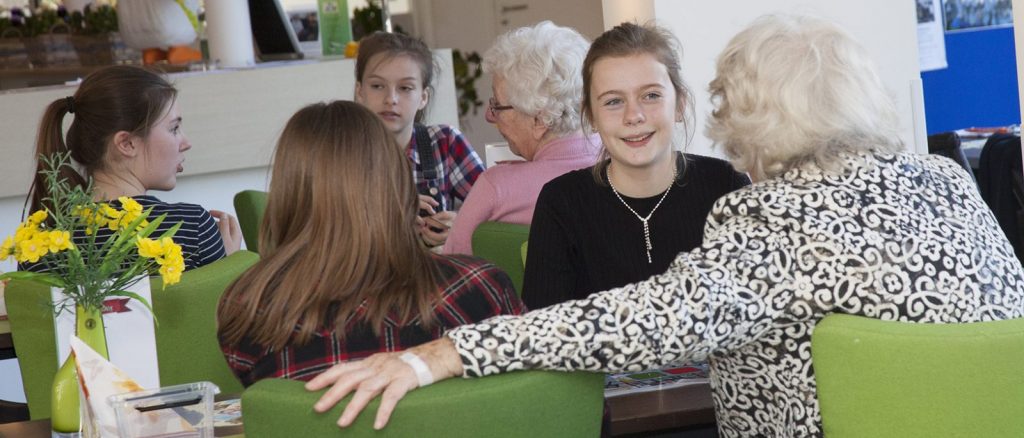 lunch date met jong en oud