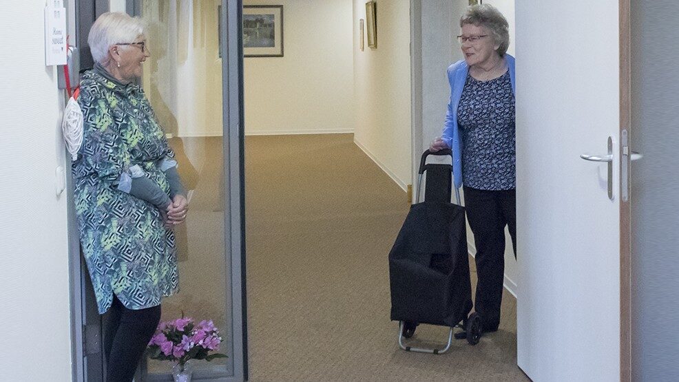 svg%3E - Mevrouw Kruse mist de knuffels van haar kleinkinderen